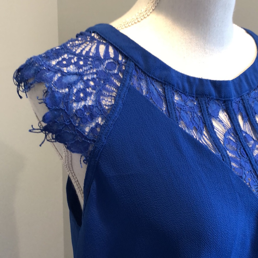Blue top - Picture 2 of 3